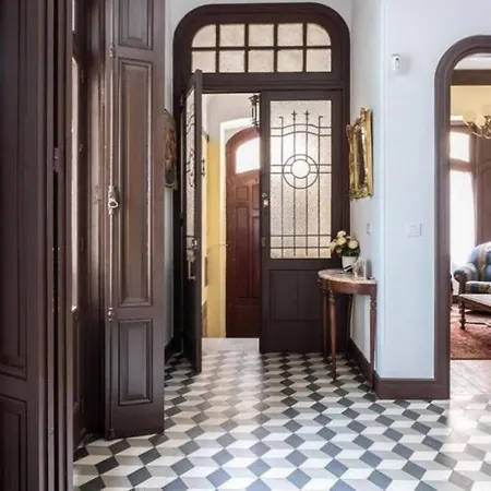 Palacio De La Monstrua * 阿维莱斯